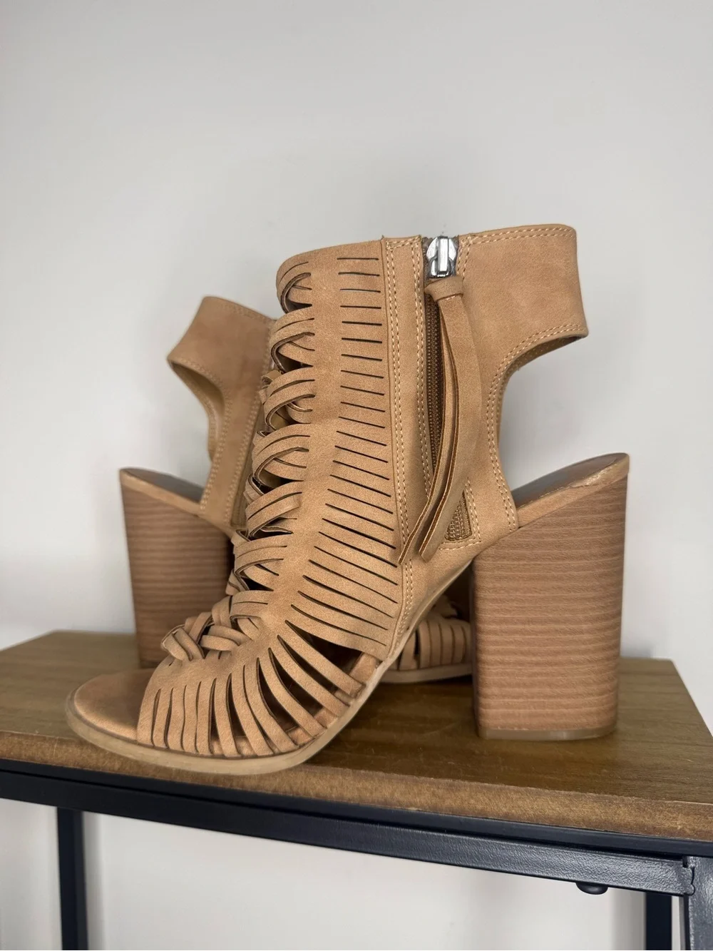 Dolce Vita Women's Tan Suede Peep-Toe Lace-Up Block Heel Sandals